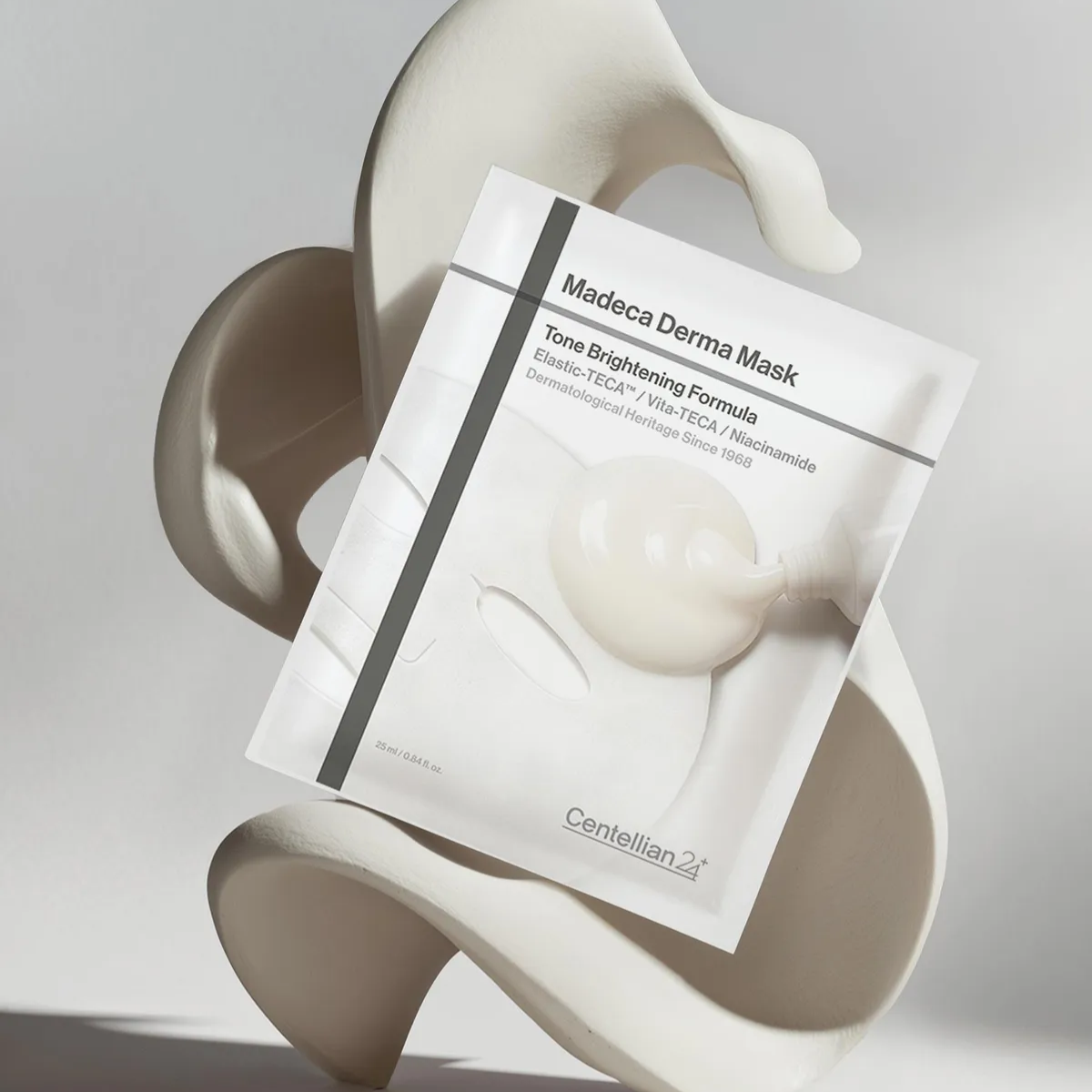 Mascarilla facial iluminadora Madeca Derma Mask Tone Brightening Formula | Centellian24+ Una pieza