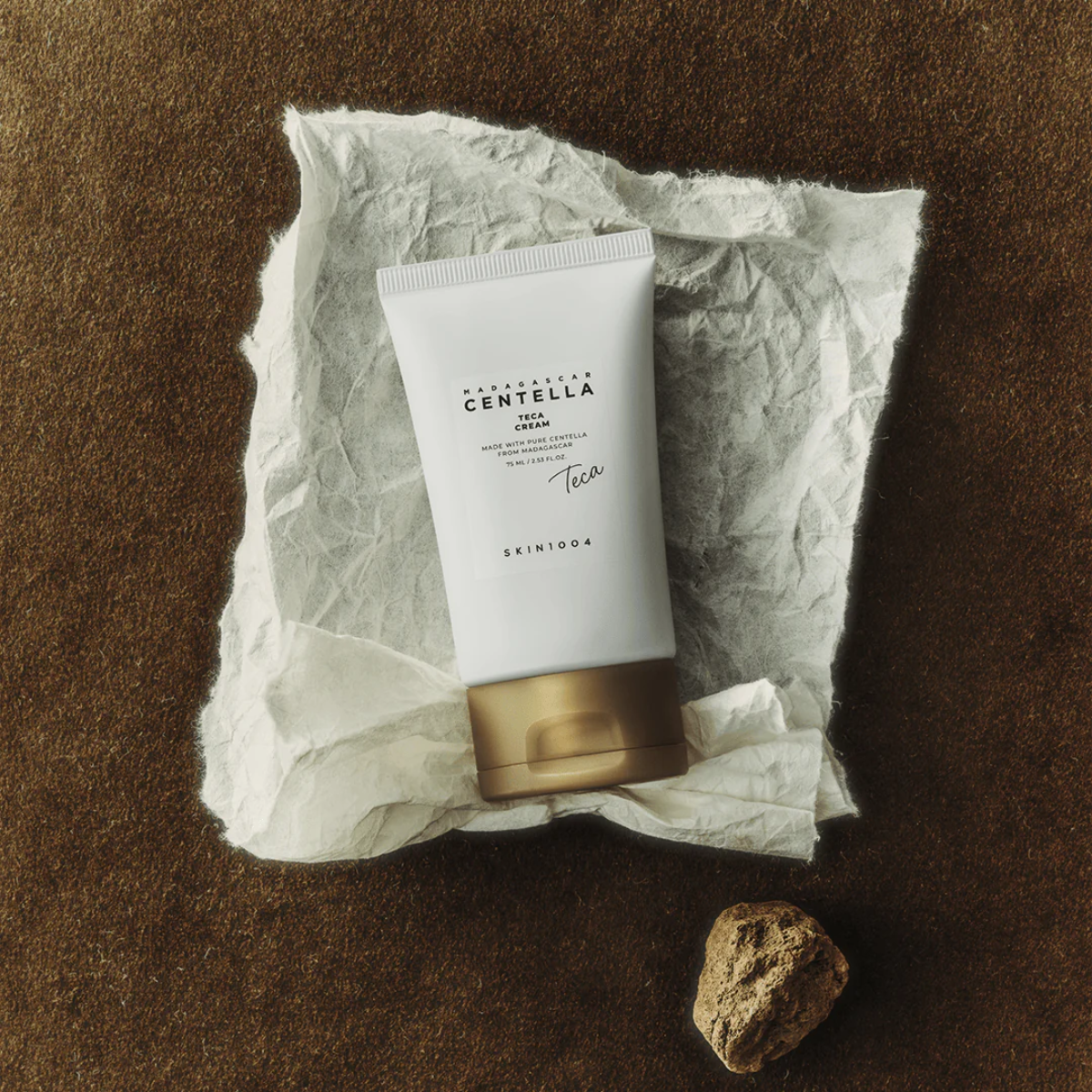 Textura ligera y nutritiva de la crema facial.