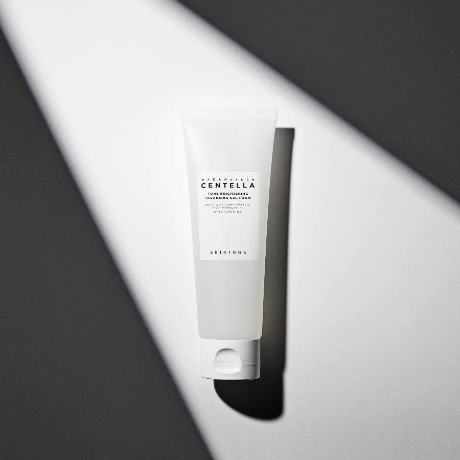 Espuma Limpiadora Skin1004 Madagascar Centella Tone Brightening Cleansing Gel Foam 125 mL