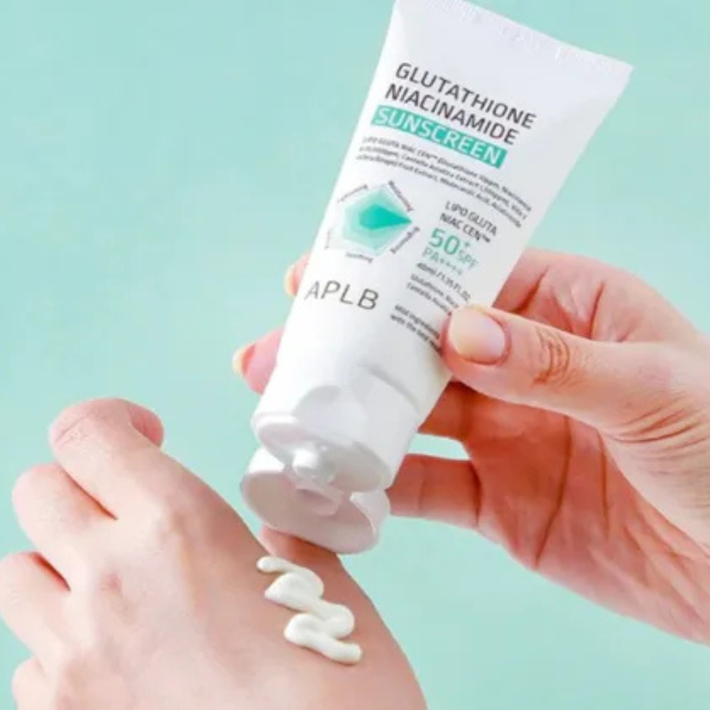 Textura del protector solar facial Glutathione Niacinamide de APLB
