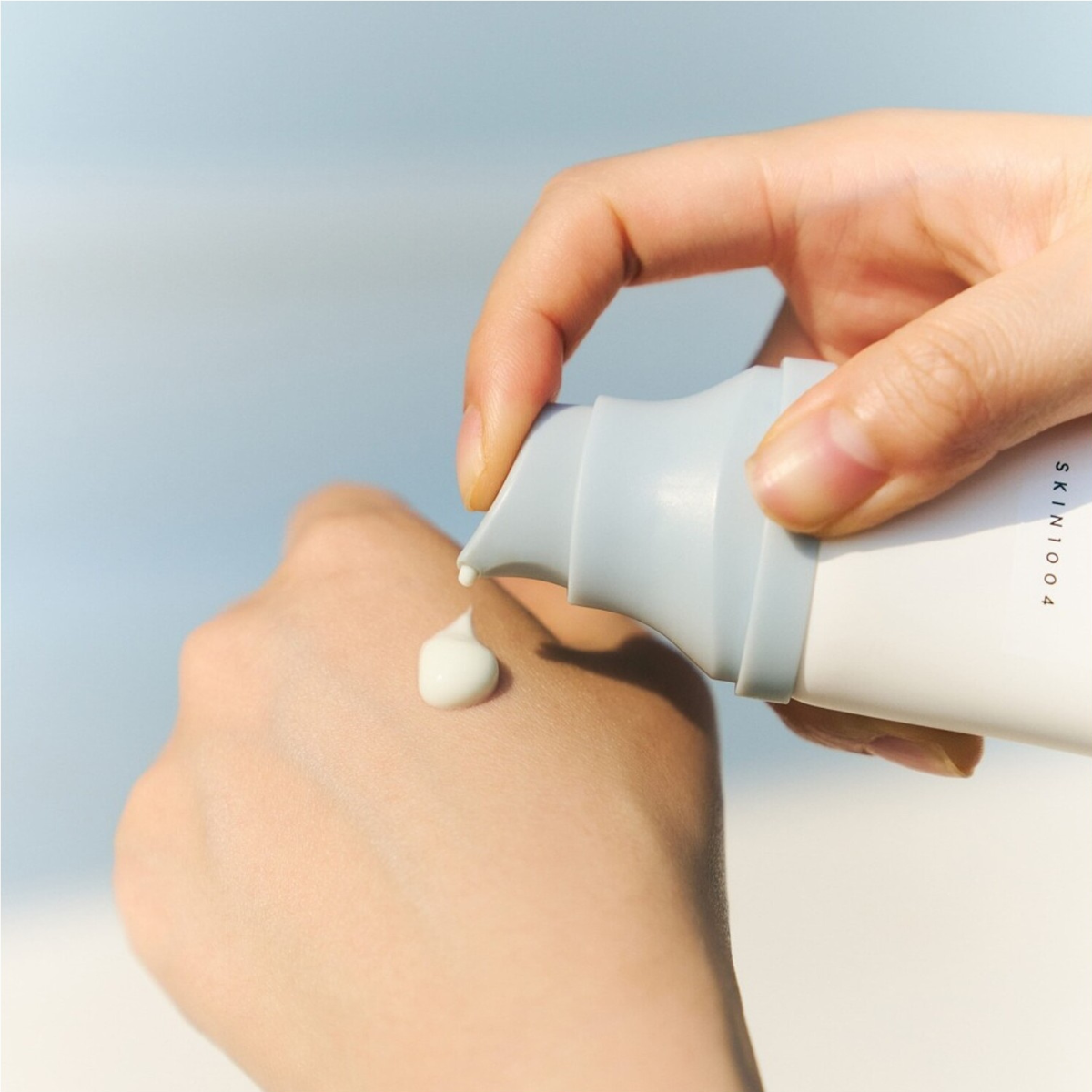 Protector Solar SKIN1004 Madagascar Centella Hyalu-Cica Water-Fit Sun Serum 50 mL