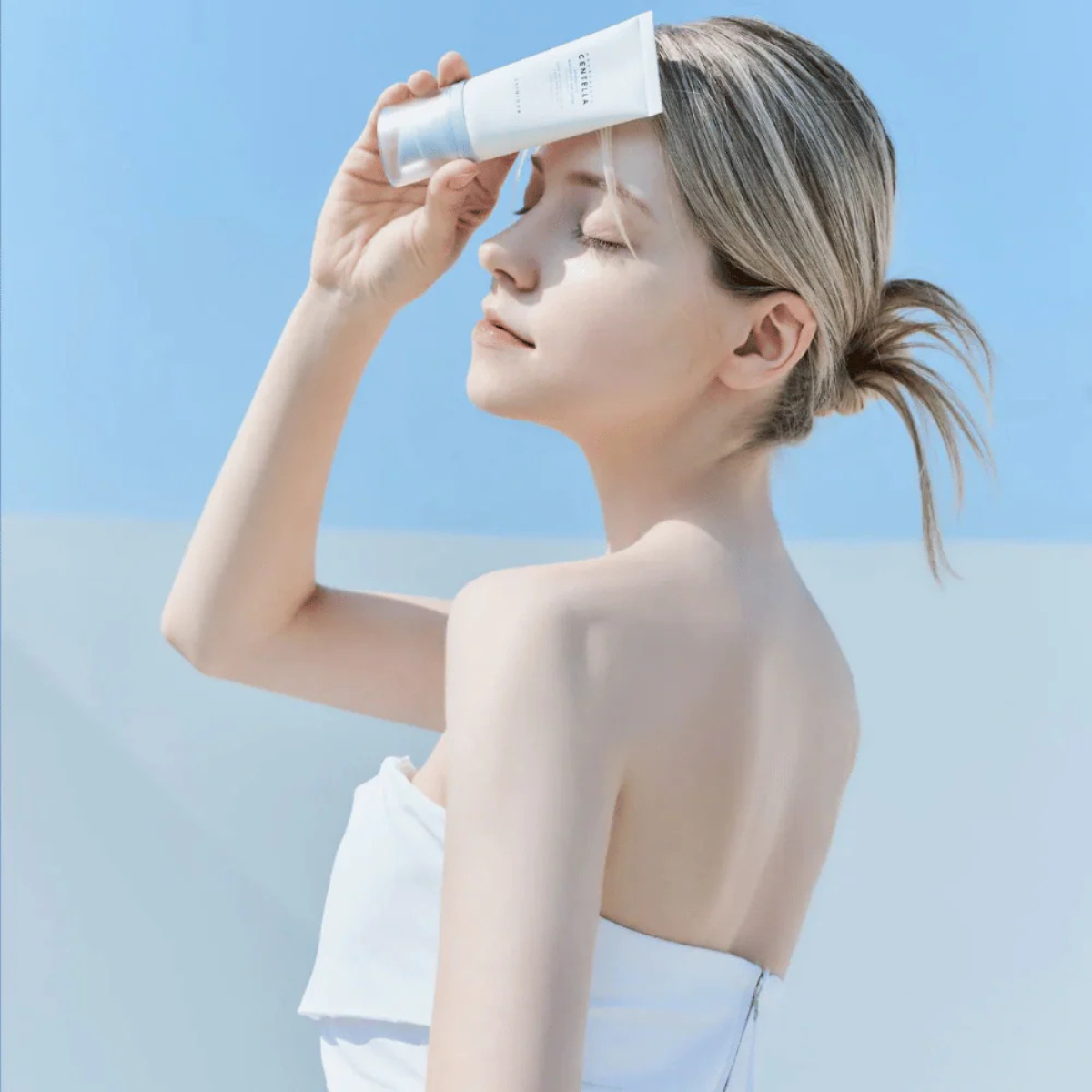 Protector Solar SKIN1004 Madagascar Centella Hyalu-Cica Water-Fit Sun Serum 50 mL